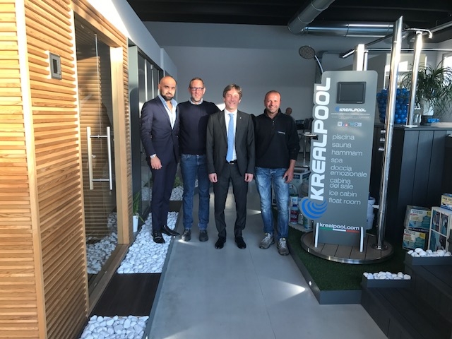 Il vicepresidente della Regione in visita all’azienda Kreal Pool