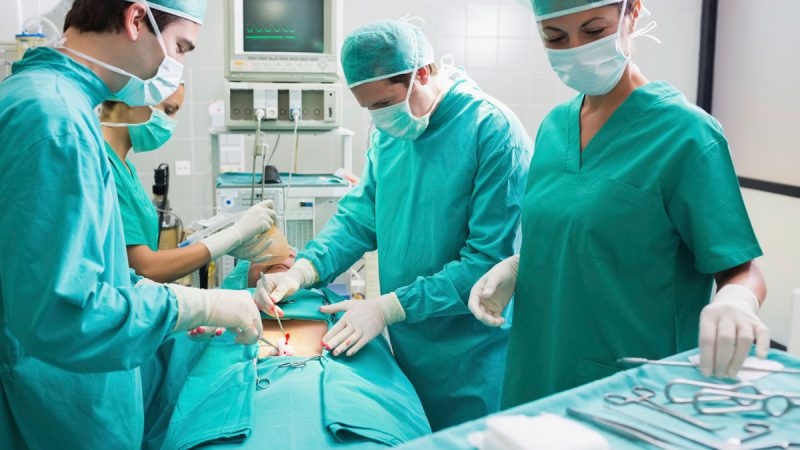 Scandalo protesi, l’avvocato di Manzini: “Faremo richiesta per i domiciliari”