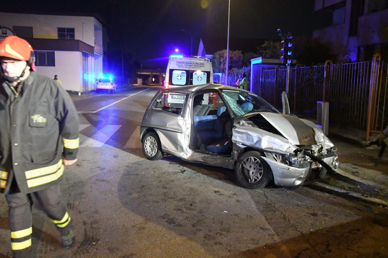 Violento schianto a Cesano Maderno, sei feriti
