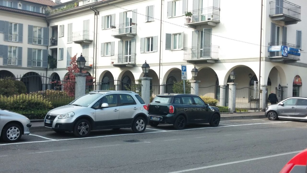 Giro di vite contro le soste selvagge a Meda, il commento del sindaco VIDEO
