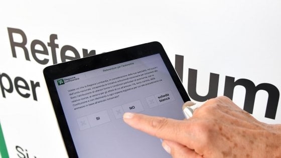 Tablet elettorali scuole monzesi in attesa