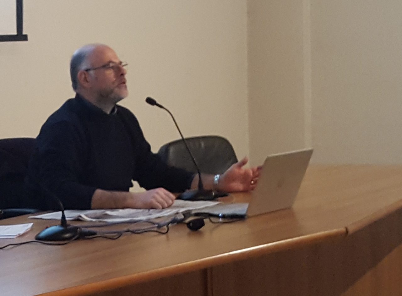 Don Alessandro “I ragazzi delle medie spacciano all’area feste”