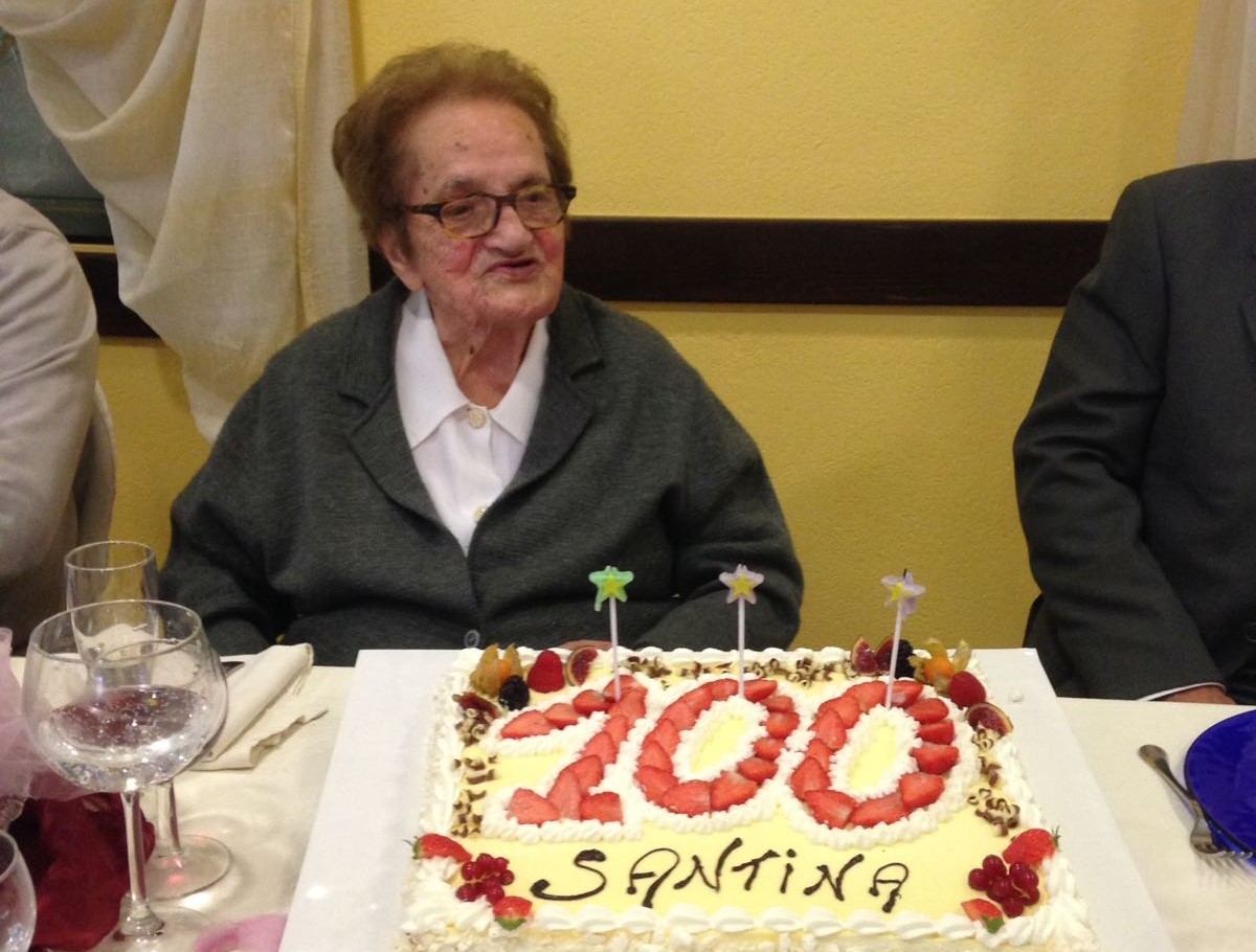 Grande festa per la centenaria che ricorda il cuoco del Duce