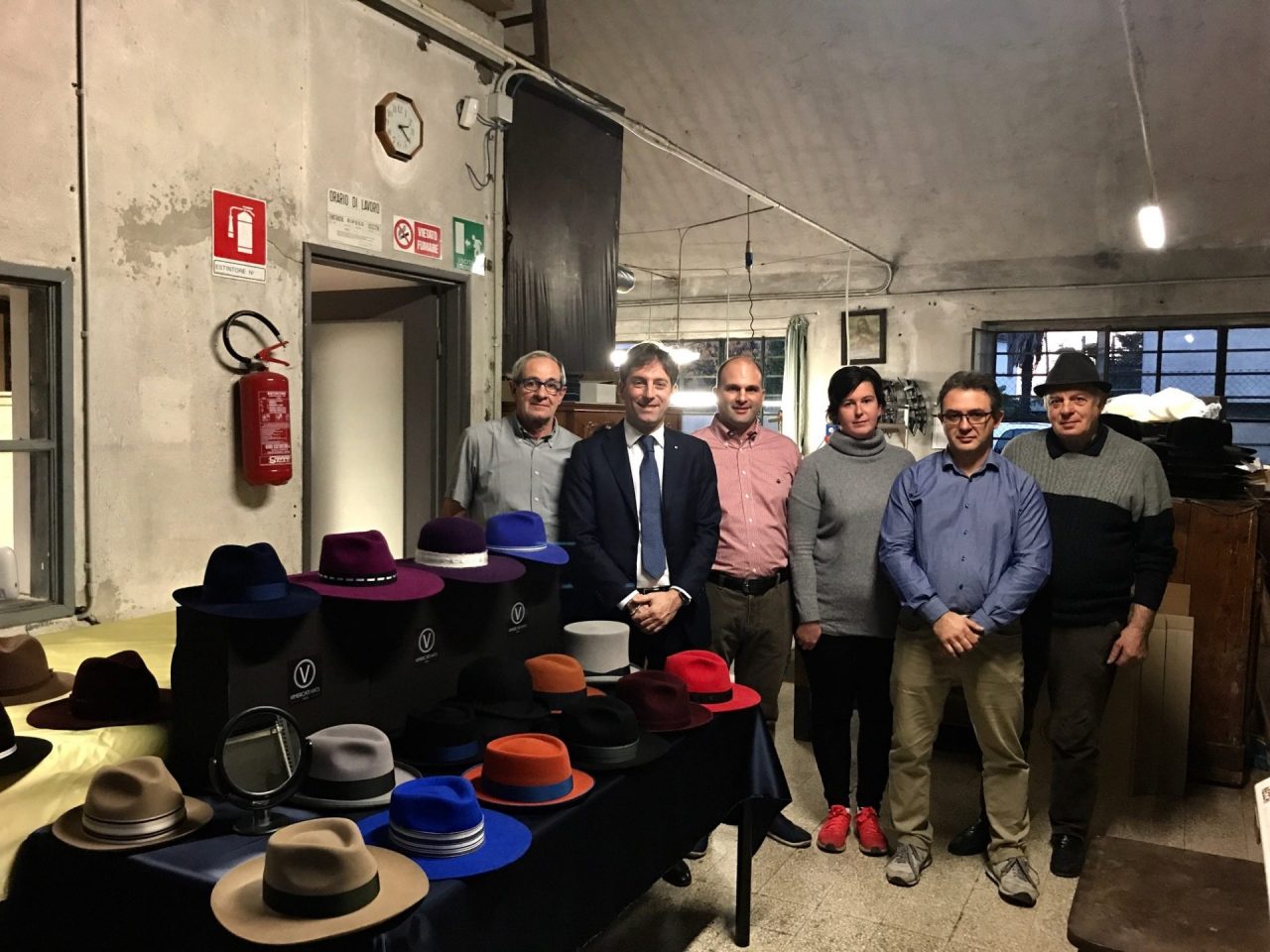 Fabrizio Sala in visita al cappellificio Fratelli Vimercati