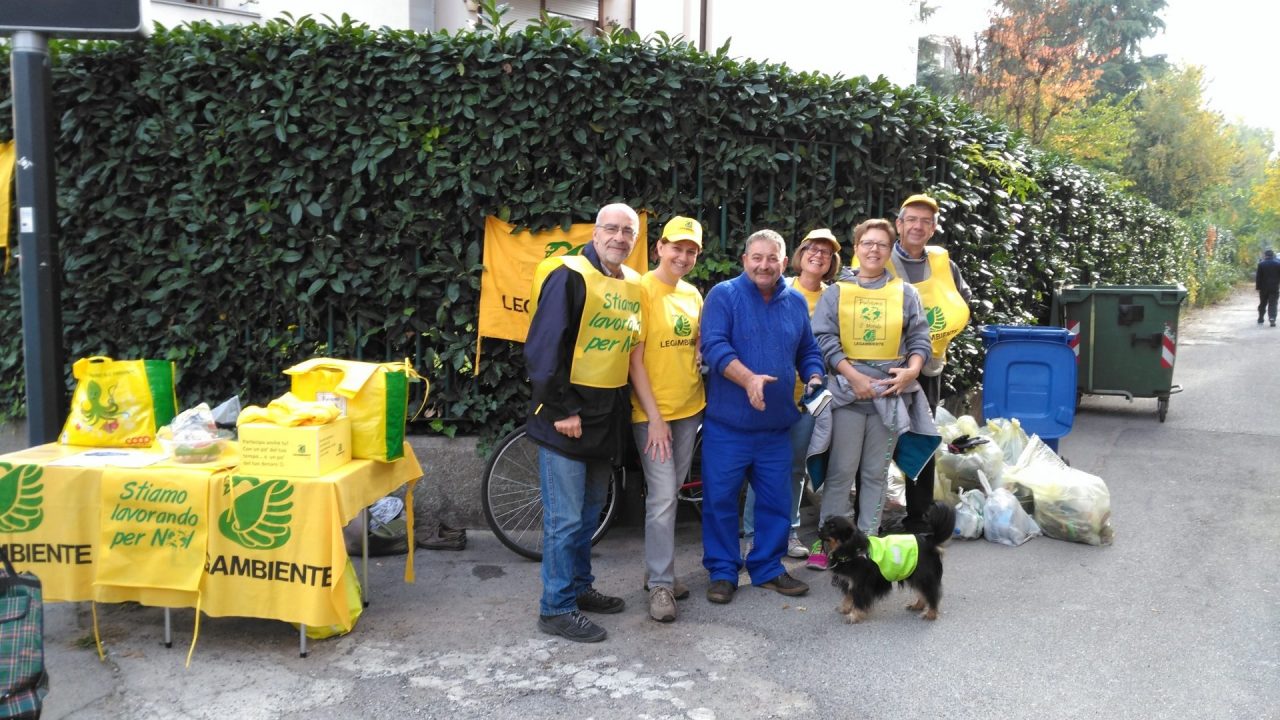 Rifiuti abbandonati e Legambiente ripulisce