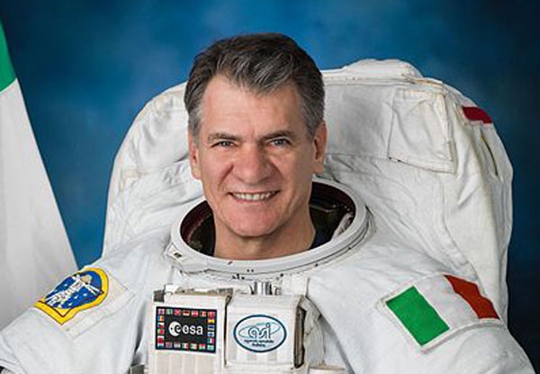 L’astronauta Nespoli dallo spazio a scuola