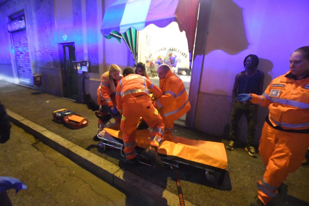 Bottigliate tra ubriachi e risse per il cibo: due eventi violenti tra stranieri