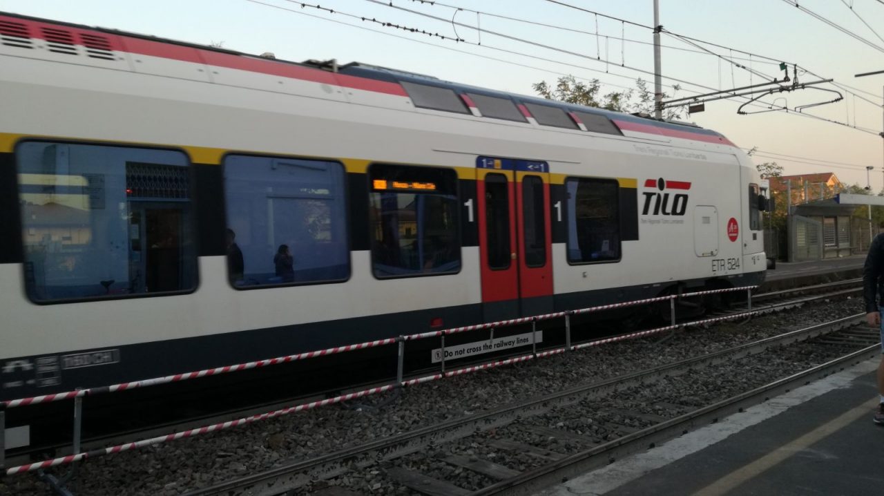 A Desio barriera lungo i binari per non rischiare di finire sotto il treno