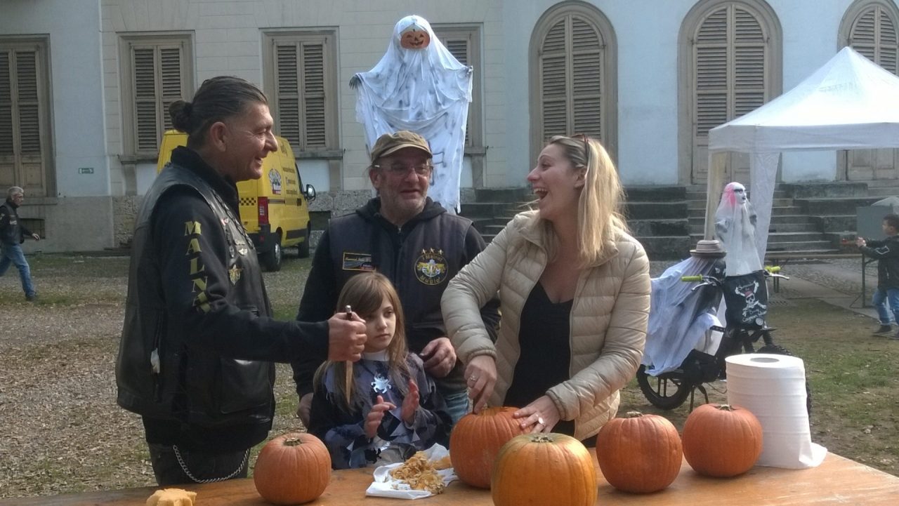 Muggiò: Tripudio di fantasmi e zucche all’Halloween party Malnat