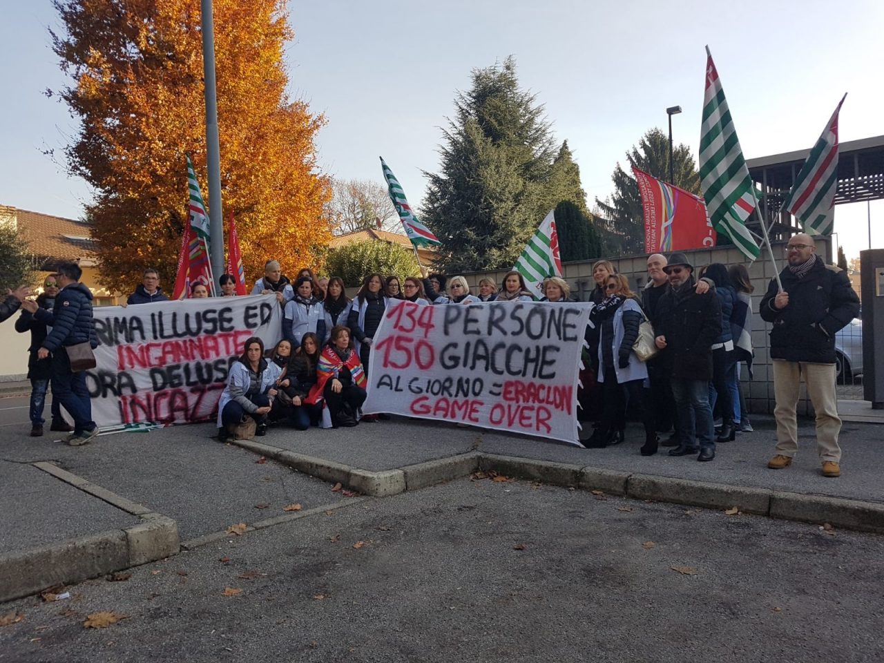 Licenziamenti Canali dipendenti fuori dalla sede a Sovico VIDEO