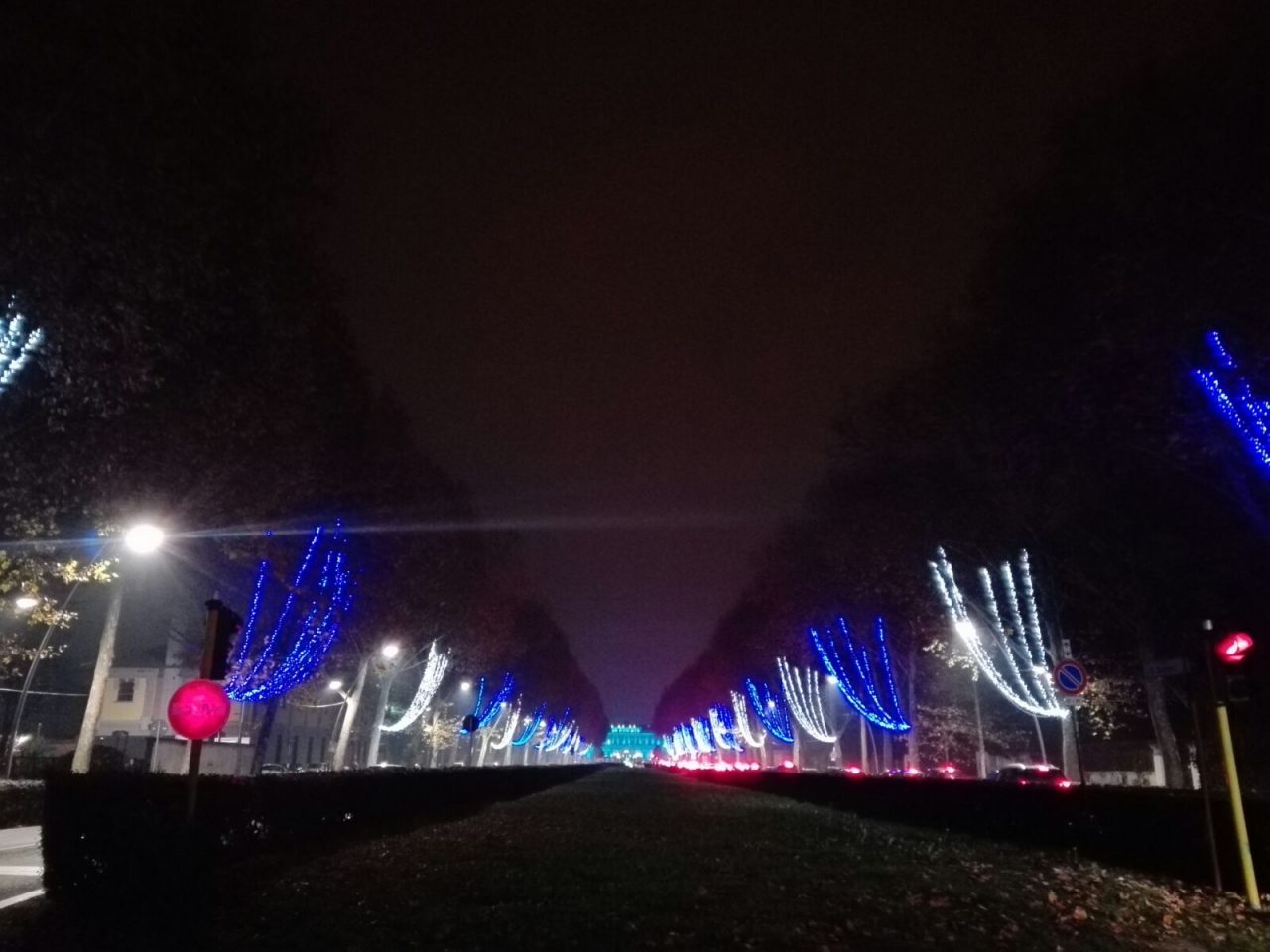 Natale luminoso, prove generali in Villa Reale