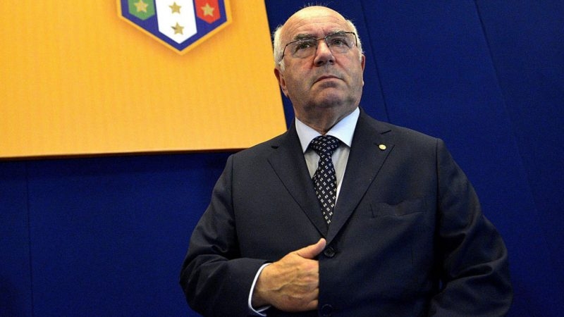 Tavecchio in lacrime, oggi le dimissioni?