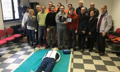 Un nuovo defibrillatore per la Croce Bianca di Cesano