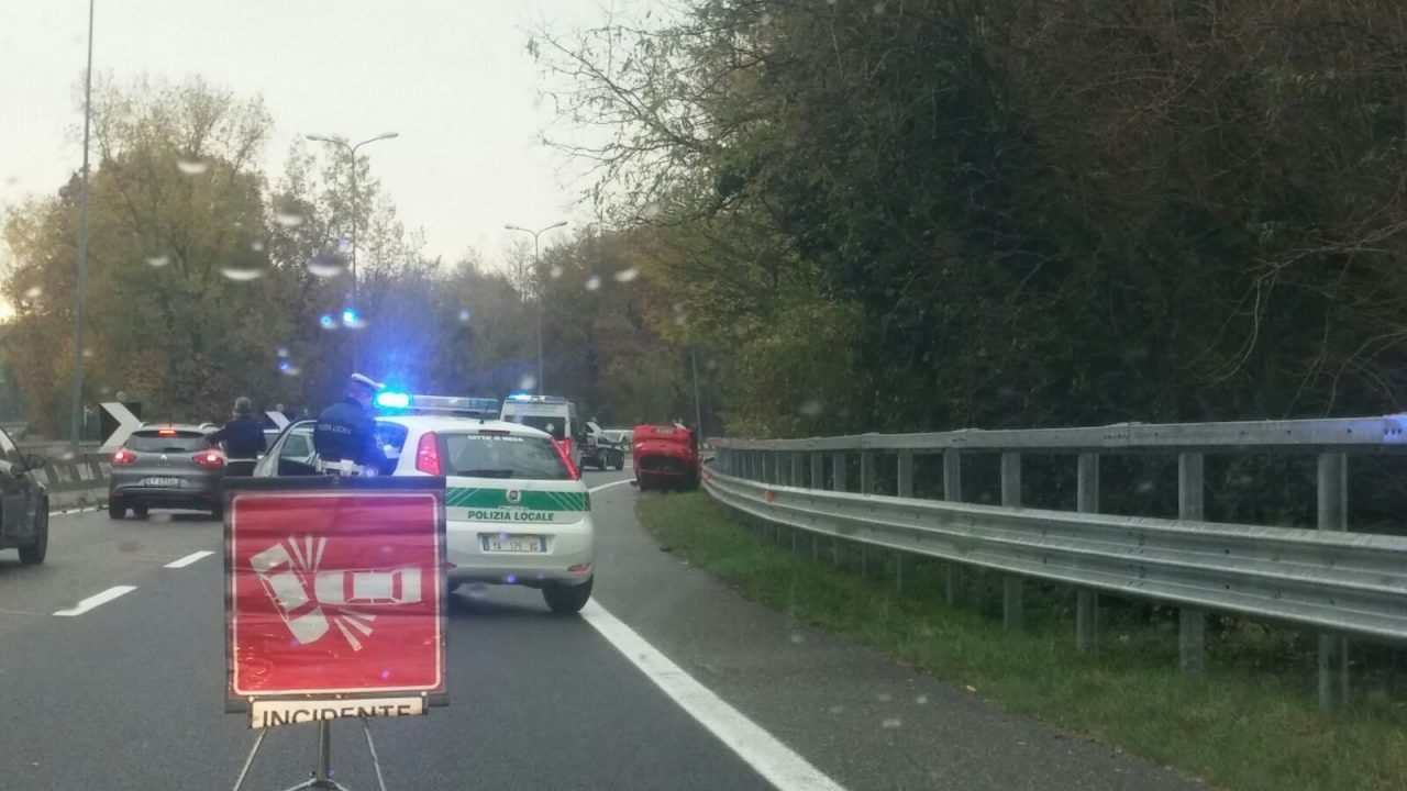 Doppio incidente sulla Milano Meda traffico rallentato