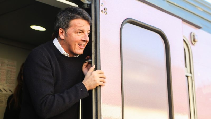 Matteo Renzi perde pezzi: il capogruppo lascia il partito