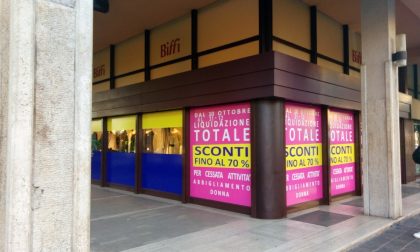 Addio al negozio tradizionale: a Monza chiudono altre due attività storiche