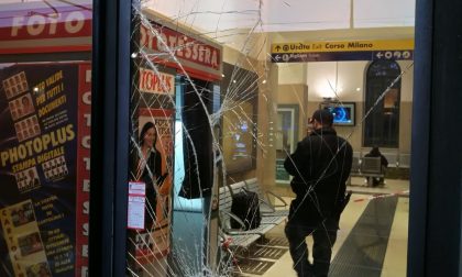 Raid in stazione: ladri saccheggiano il minimarket