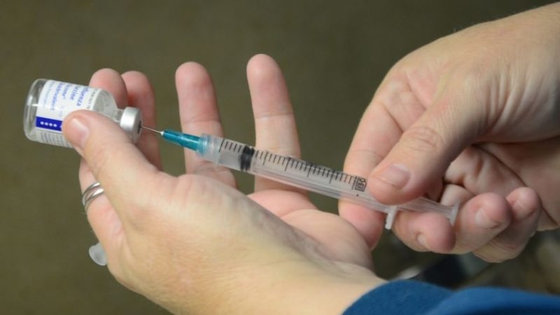Vaccino meningite impossibile: arrivano più medici