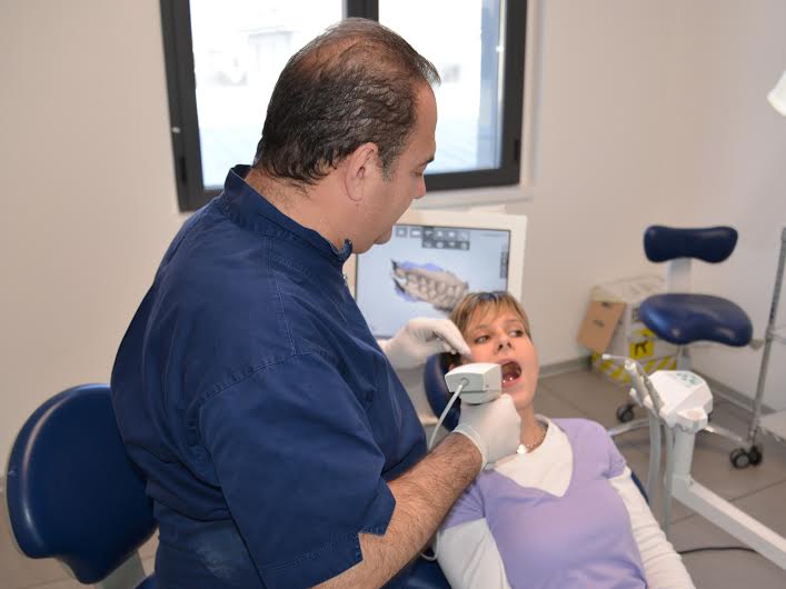 Dentista a Vimercate le novità dell’implantologia