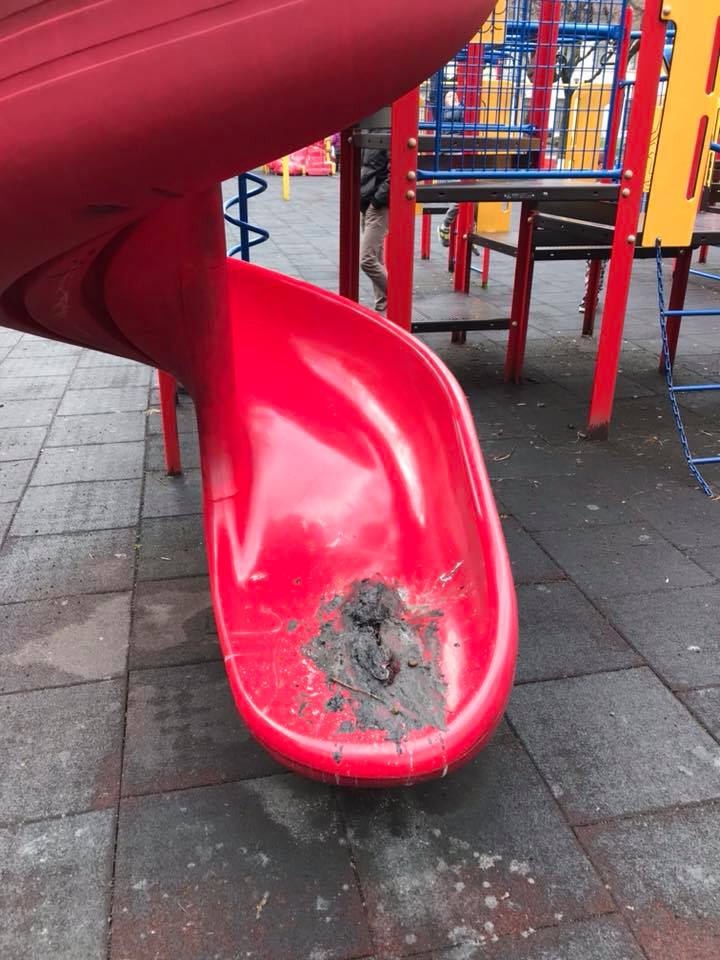 Lissone, vandali al parco giochi