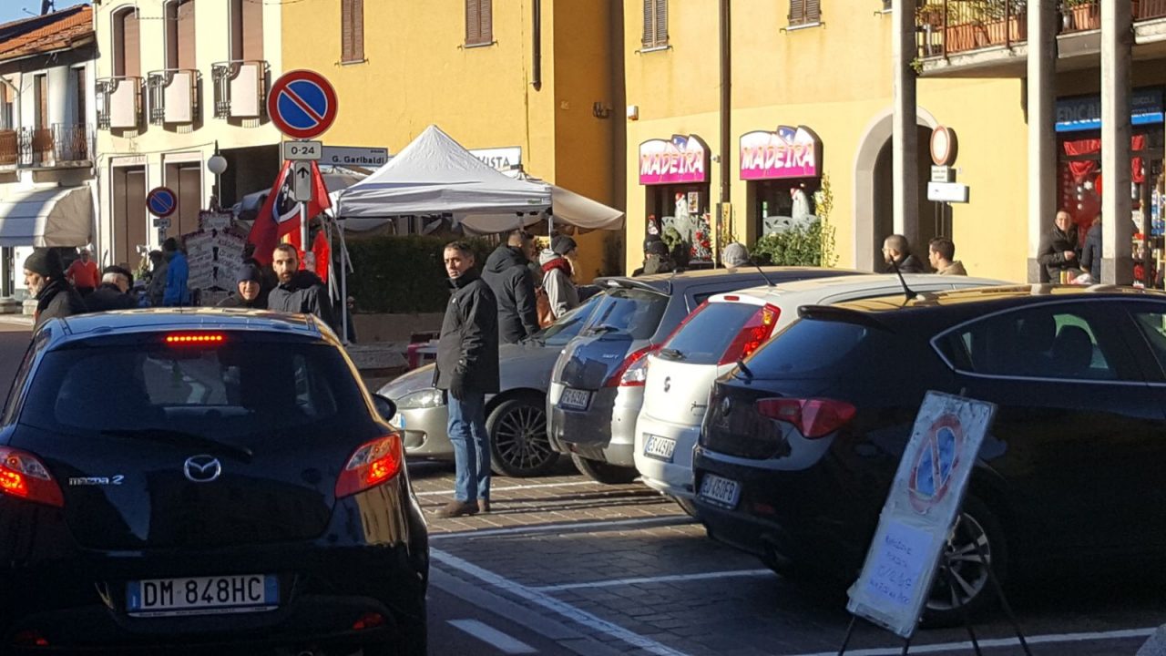 Muggiò: Momenti di tensione sabato in piazza al gazebo di CasaPound