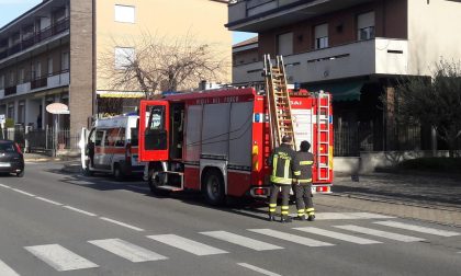Ambulanza e pompieri a Giussano, soccorsa un' anziana