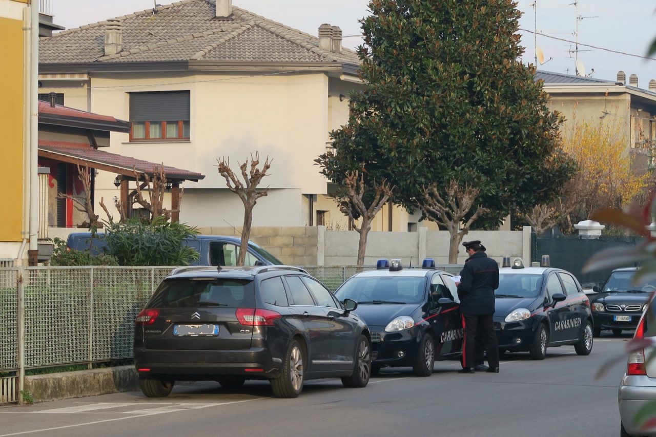 Tragedia della disperazione, trovato morto in casa