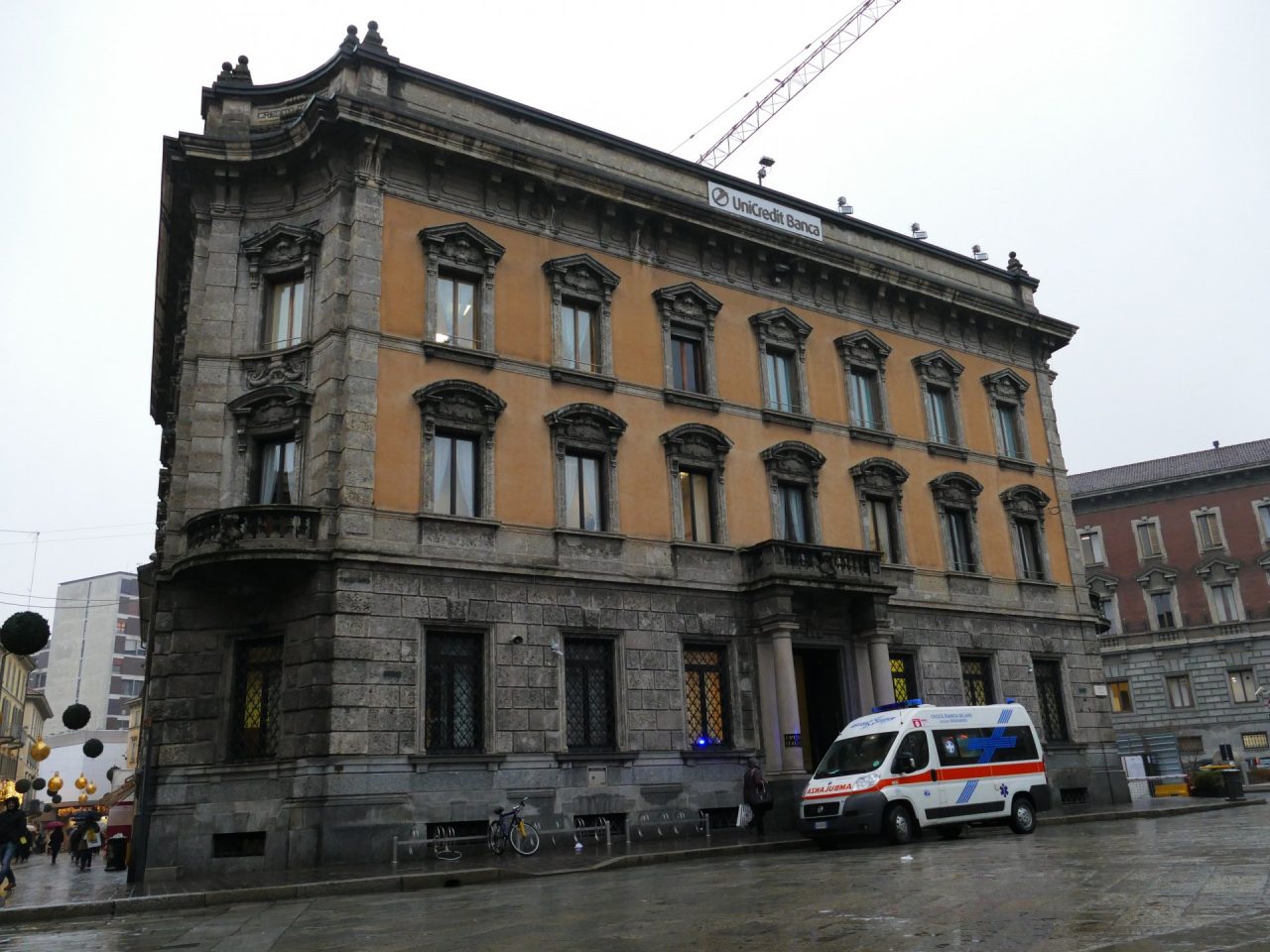 Incidente: scivola e si ferisce alla testa VIDEO