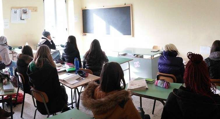 In classe con 4 gradi, i genitori insorgono per il freddo