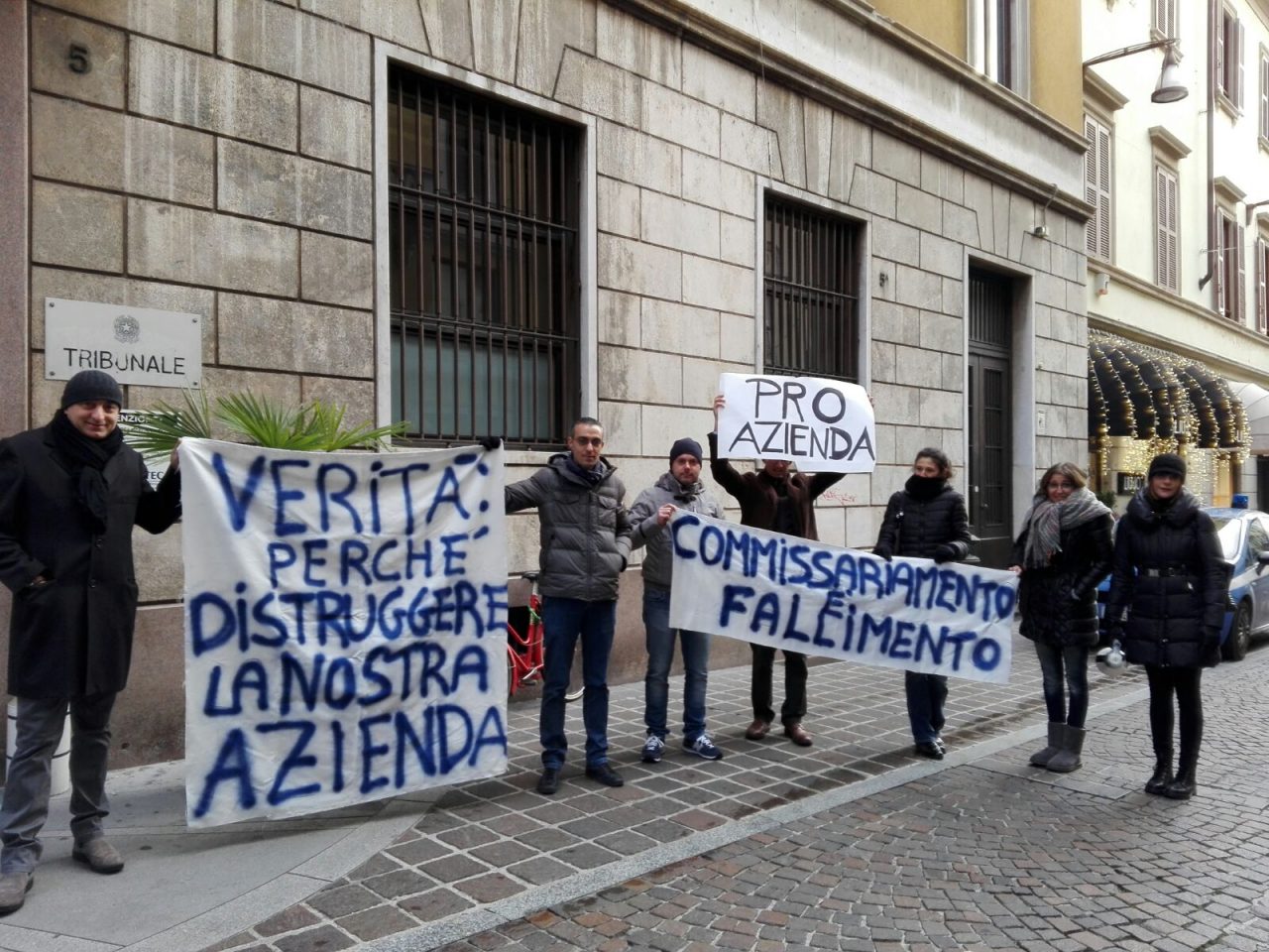 Dipendenti senza stipendio, dopo Lady Dentiera nuova amministratrice si fa la Porsche