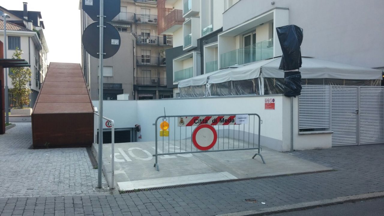 In arrivo tredici telecamere contro i vandali nel parcheggio