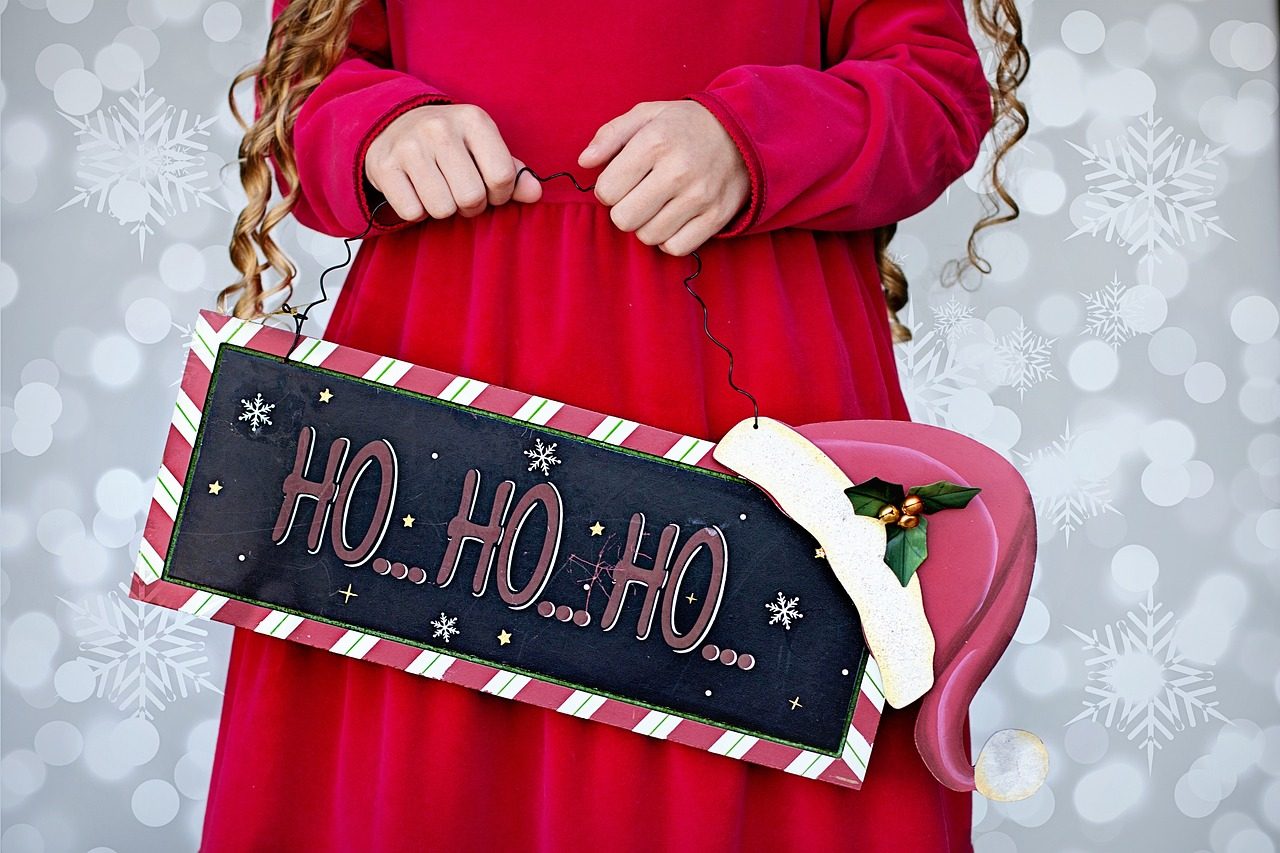 A Bernate la prima passeggiata dei Babbo Natale