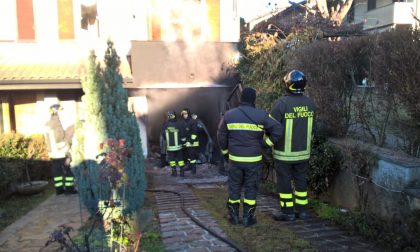Auto a fuoco nel garage, tragedia sfiorata FOTO e VIDEO