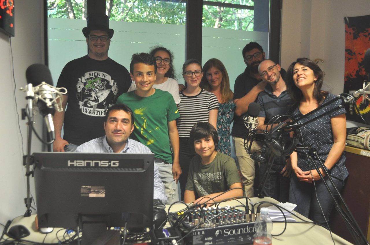 Quattro furti in pochi mesi: i ladri “spengono” la radio dei volontari