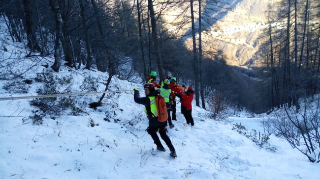 Alpinista morto in montagna. Il cane lo veglia per tutta la notte