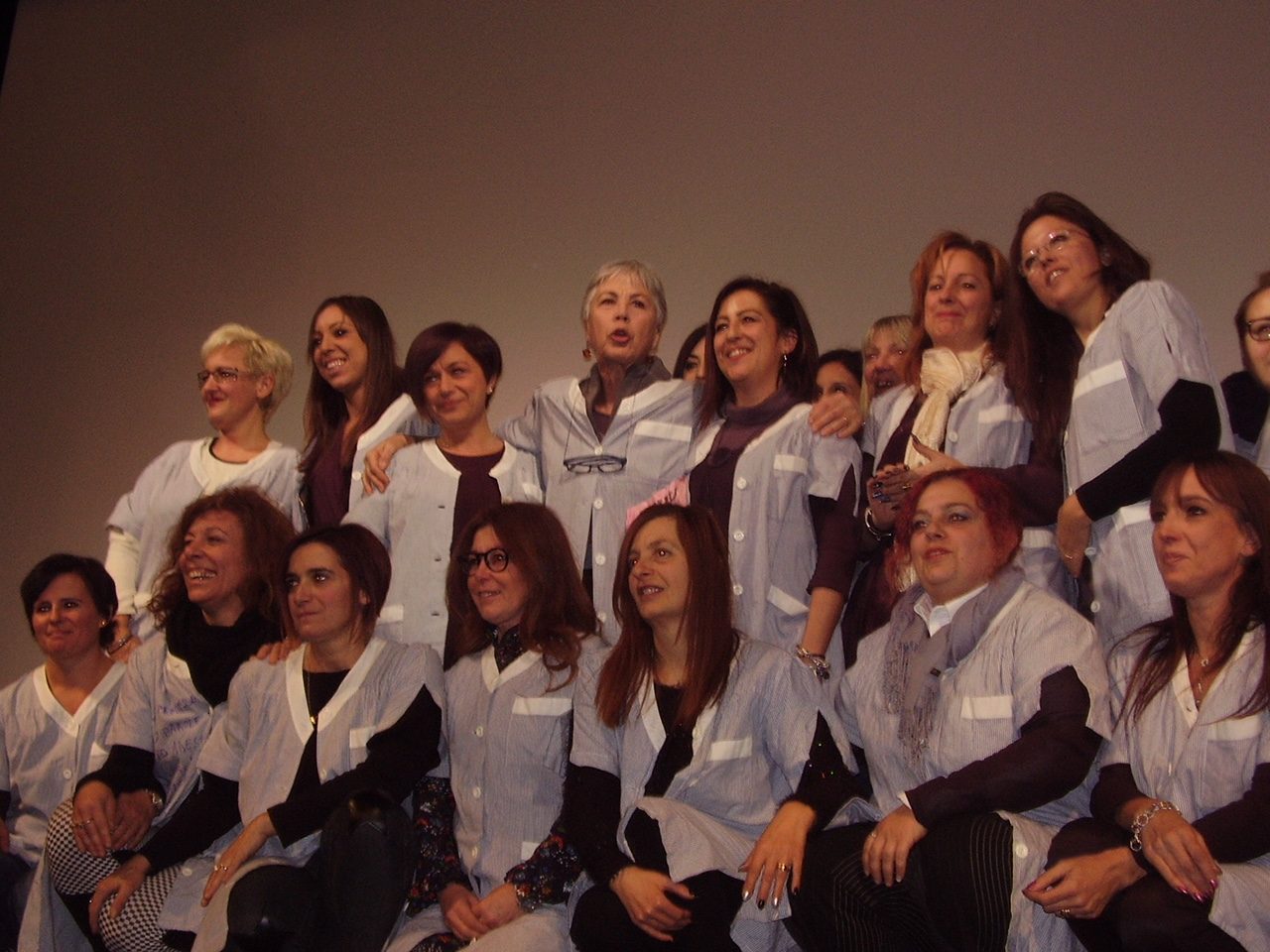 Ottavia Piccolo al teatro Villoresi con le lavoratrici Canali