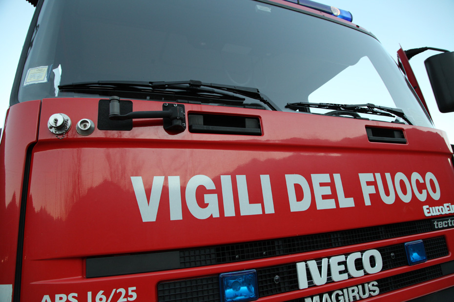 Gli studenti danno fuoco alla carta igienica: evacuato il liceo Zucchi