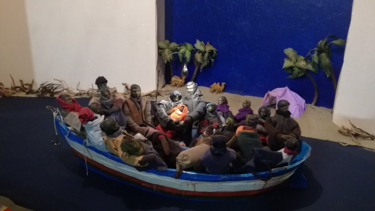 Il barcone dei migranti rispedito in Africa