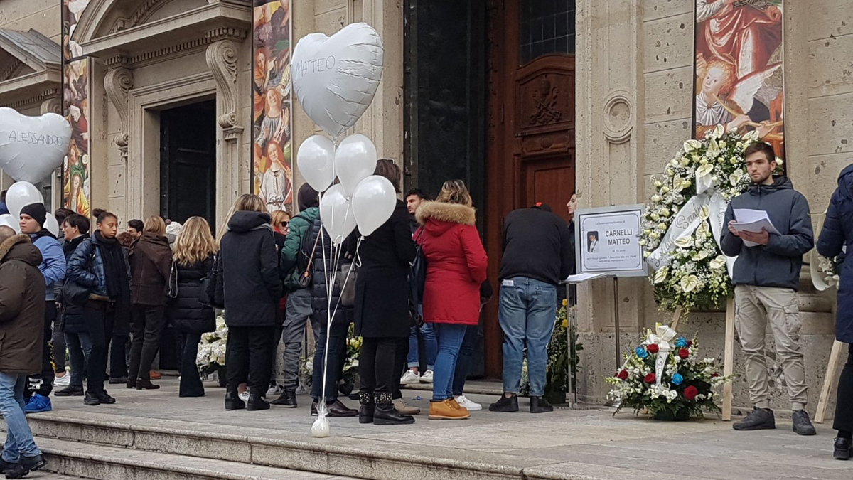 Ragazzi morti a Saronno il funerale di Ale e Matteo DIRETTA