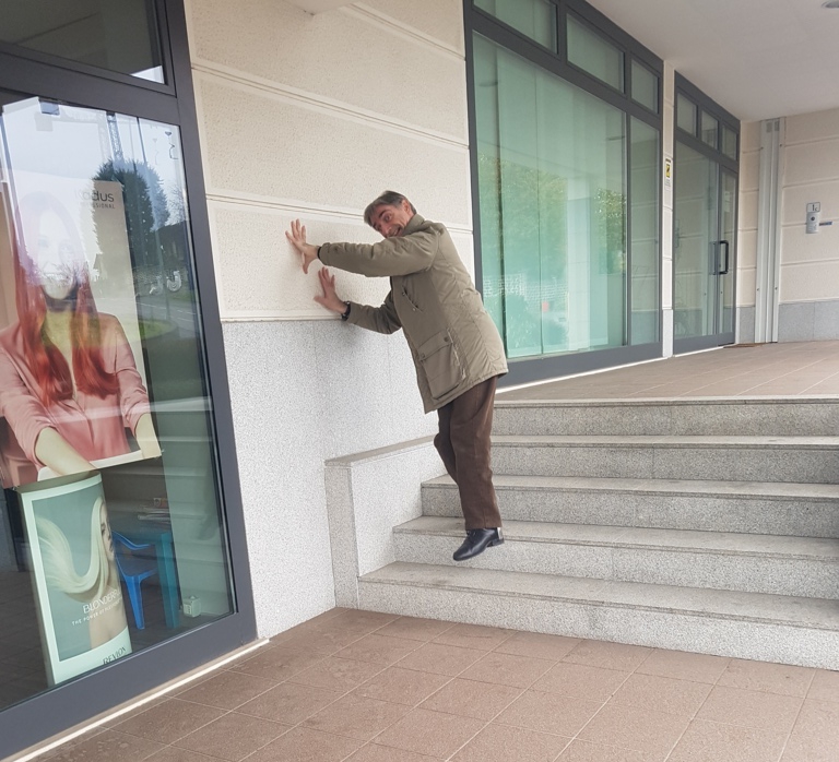Corrimani a Robbiano,  diffida al comune