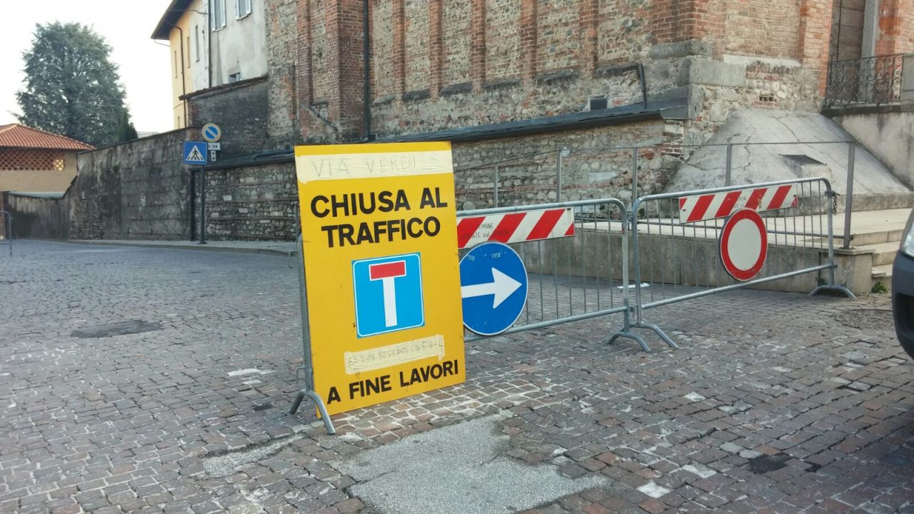 Crolla muro, non c’è pace per la via Verdi a Lentate