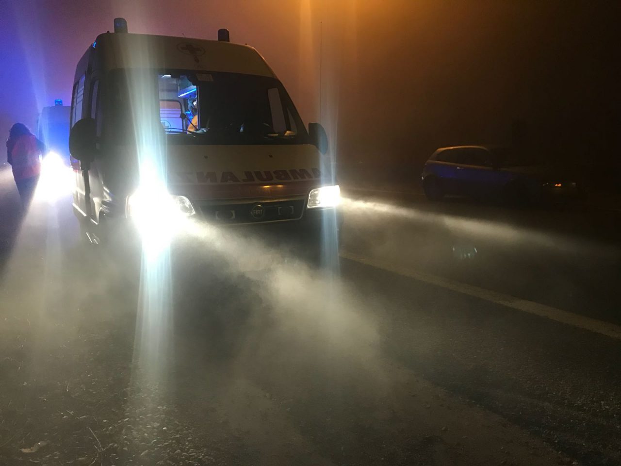 Schianto contro il guard rail in Milano-Meda