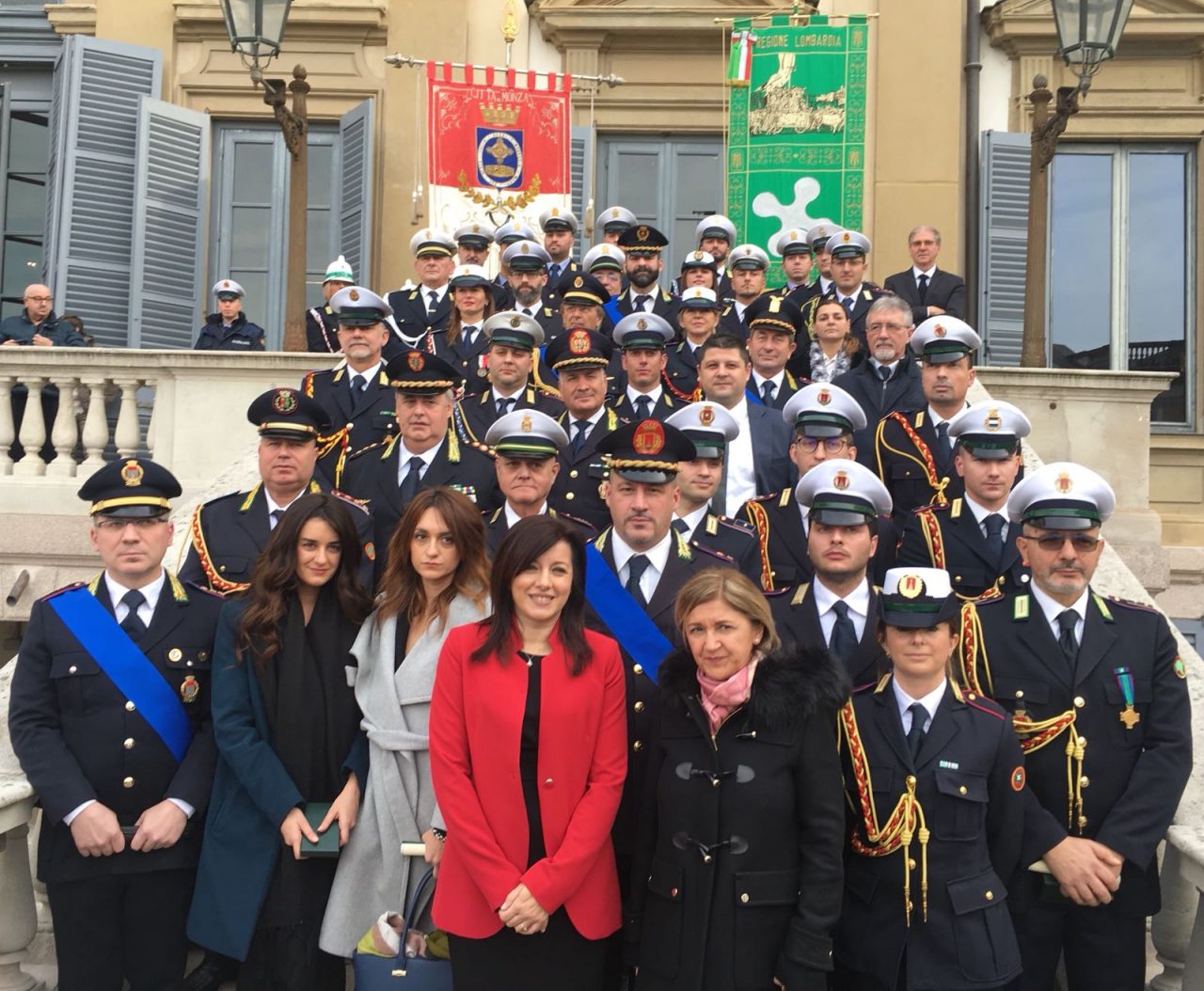 Vigili premiati: uno ha salvato una vita, l’altro rischiava di morire