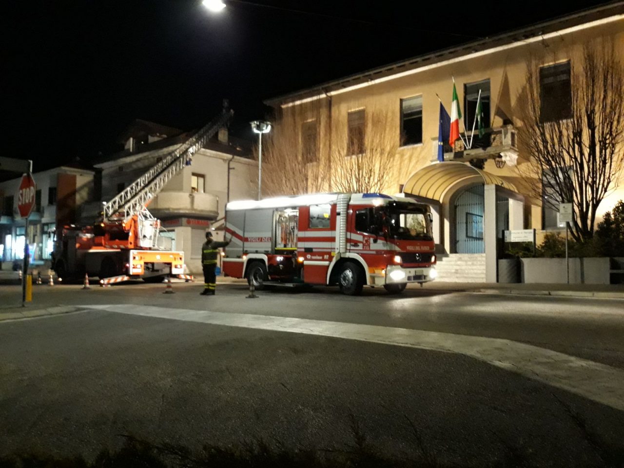 Canna fumaria in fiamme a Renate