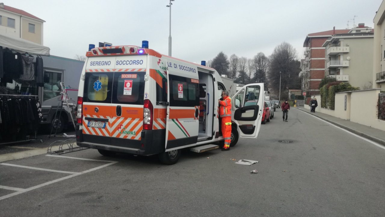 Malore per un bimbo di due anni al mercato