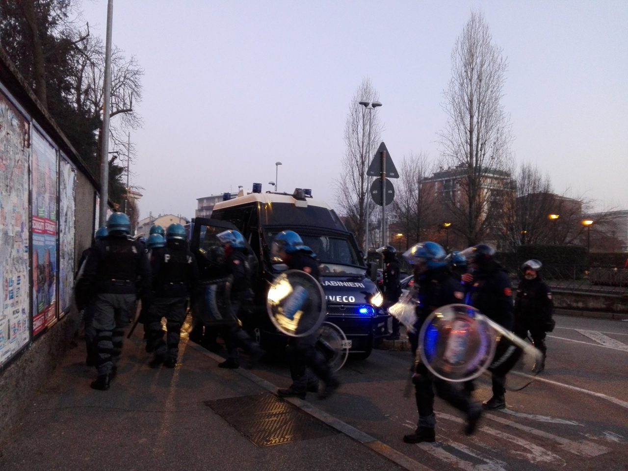 Alta tensione per il corteo antifascista