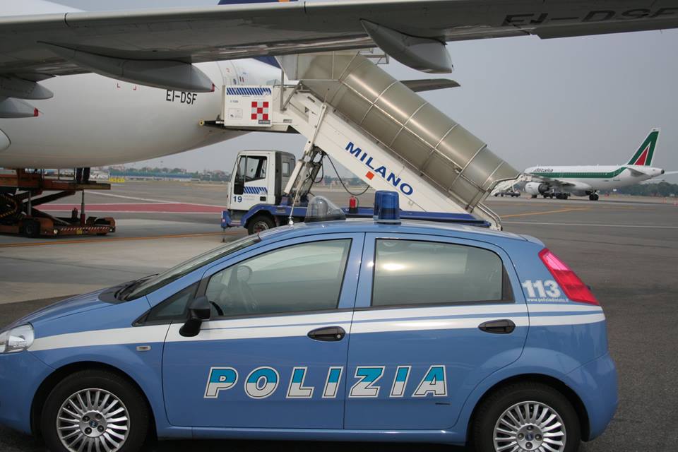 Chiedevano “tangenti” ai senzatetto per dormire in aeroporto