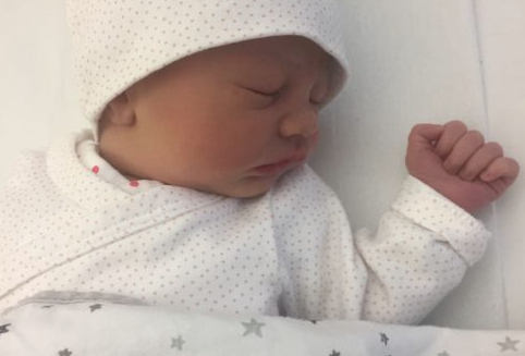 Bambina nasce in ambulanza nel tragitto per l’ospedale