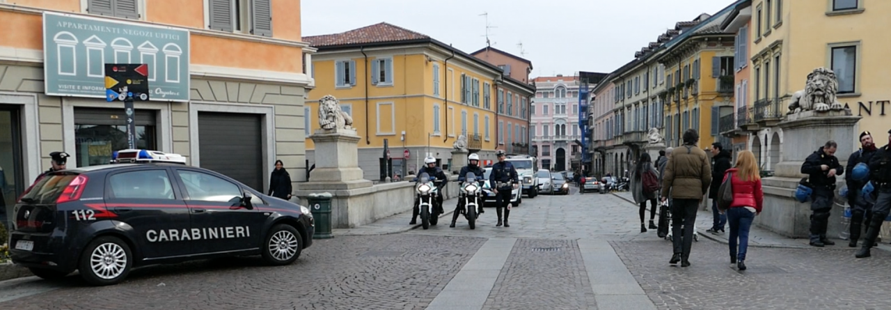 Centri sociali, vandalismi e scontri in centro VIDEO