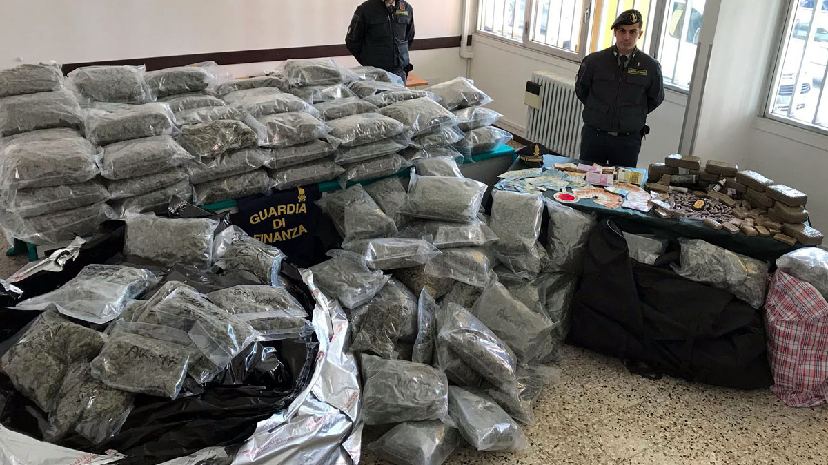 Montagna di droga su Tir nel Comasco: dov’era diretta?